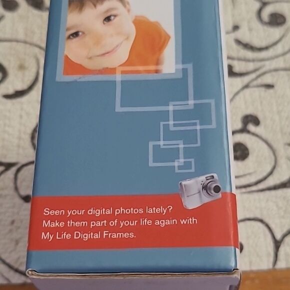 Brookstone Digital Keychain - Picture 4 of 8